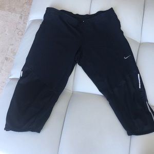 Nike Black Cropped Leggings